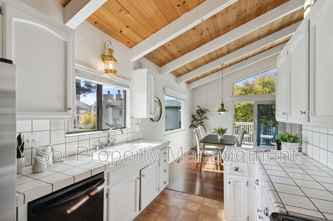 Building Photo - 144 Provincetown Ct
