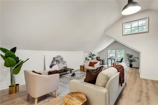 Building Photo - 901 Argonne Ave NE