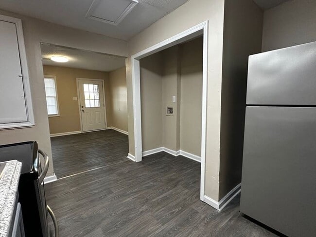 Building Photo - Duplex