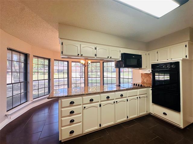Building Photo - 1403 Meadow Crest Ln