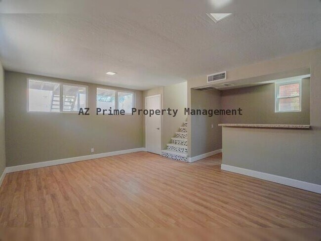 Building Photo - 6521 N 11th Ave