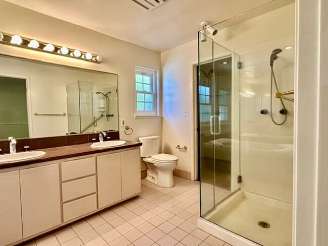 Building Photo - Lovely Saratoga Single-Level Home in Great Neighborhood!