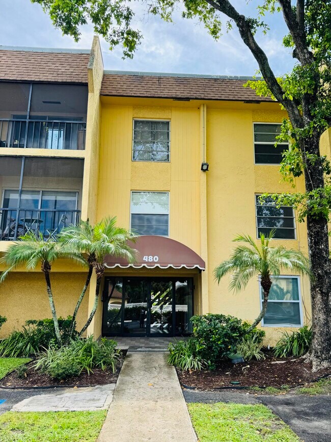 Building Photo - 480 NW 20th St