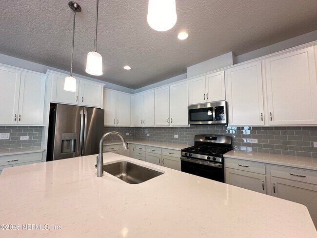 Building Photo - 282 Little Bear Run
