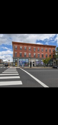 Building Photo - 181 Chestnut St