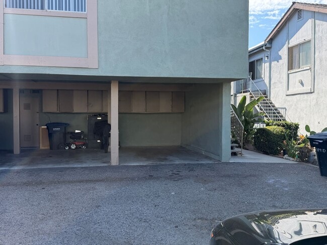 Building Photo - 24802 Sherwood Way