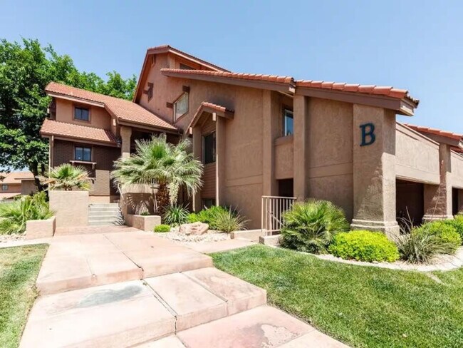 Building Photo - 860 W Vlg Rd