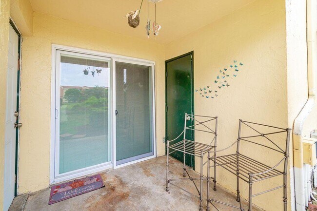 Building Photo - 6324 La Costa Dr