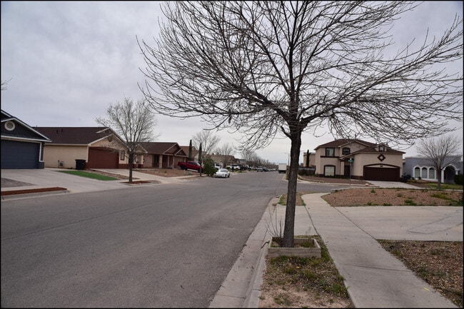 Building Photo - 14149 Warren Belin Dr