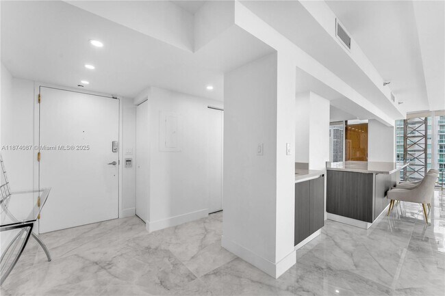 Building Photo - 19355 Turnberry Way