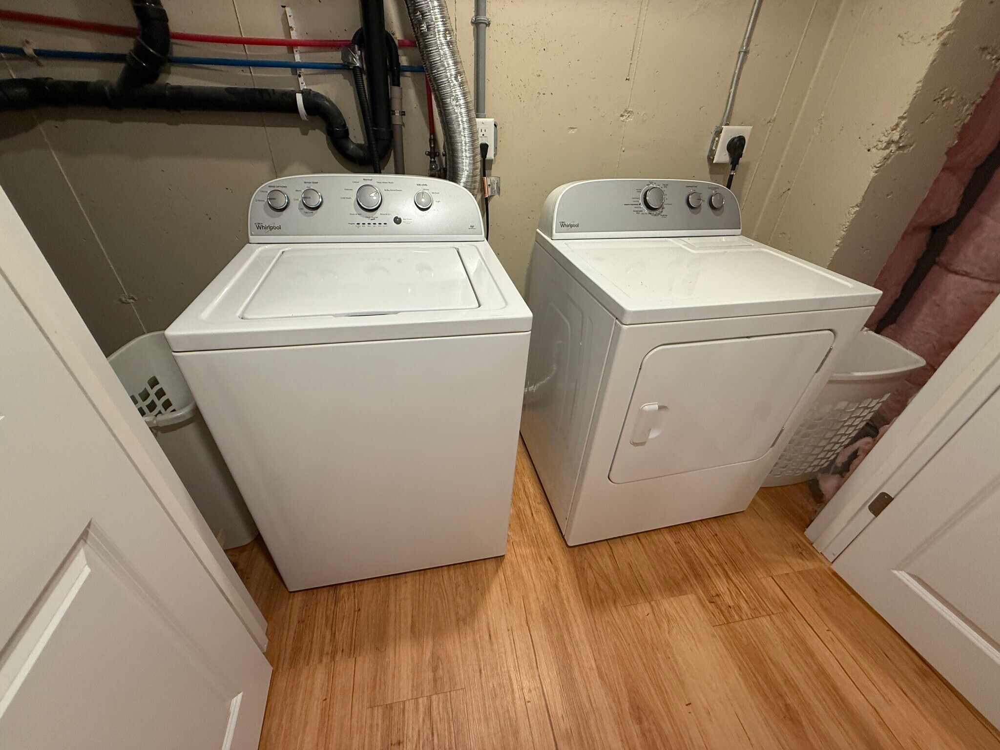 Building Photo - 5 Ravine St