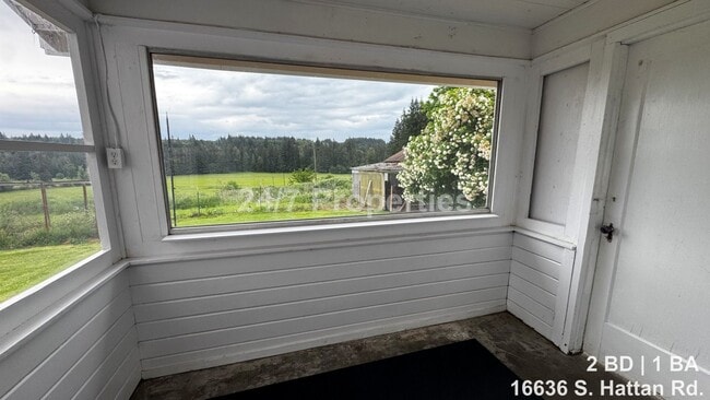 Building Photo - 2BD | 1BA Farmhouse with Garage, Shop, Sauna! - Oregon City