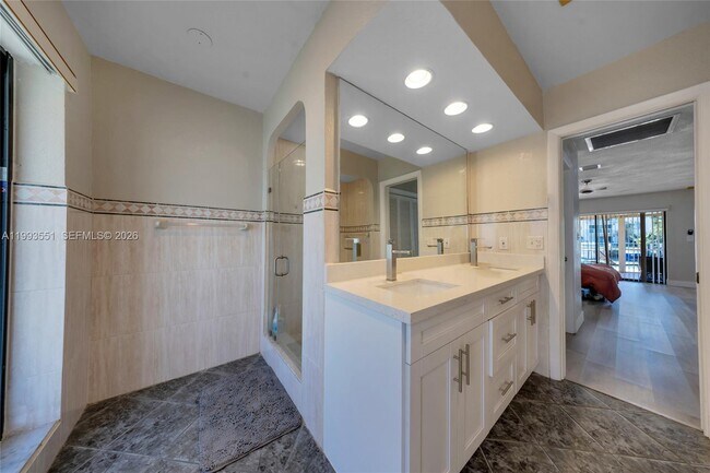 Building Photo - 2752 NE 3rd St