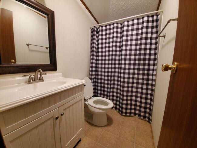 Building Photo - 4043 Nashville Dr
