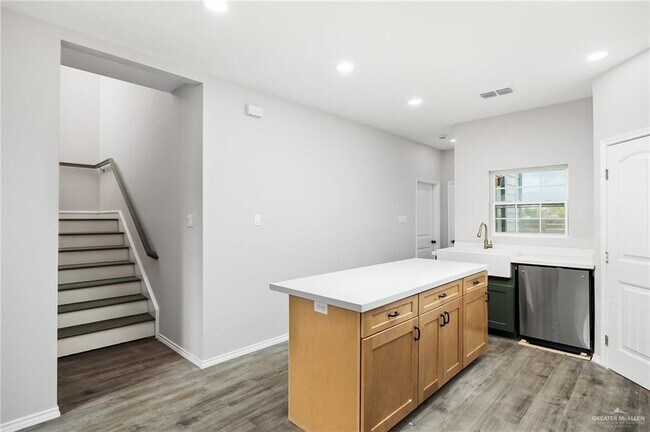 Building Photo - 2017 Cassandra St