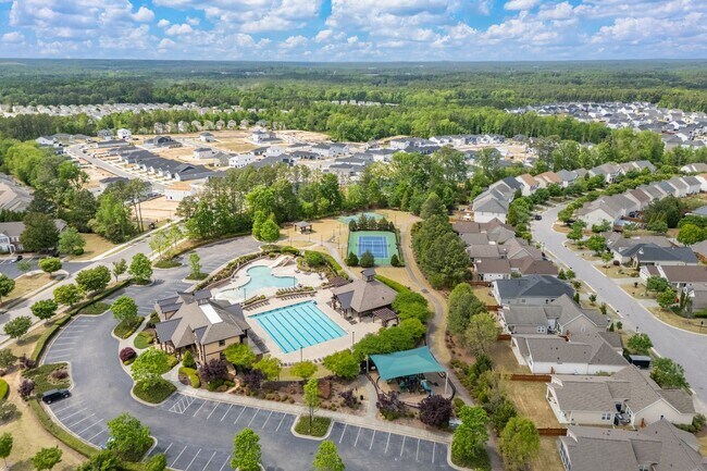 Building Photo - Beautiful 3-Bedroom Townhome in North Raleigh