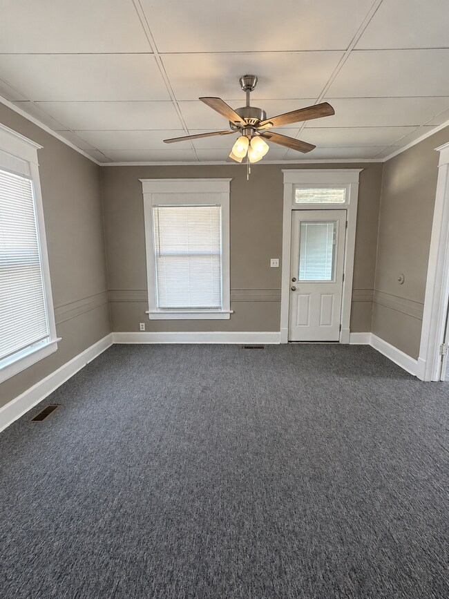Building Photo - 747 S Fort Ave