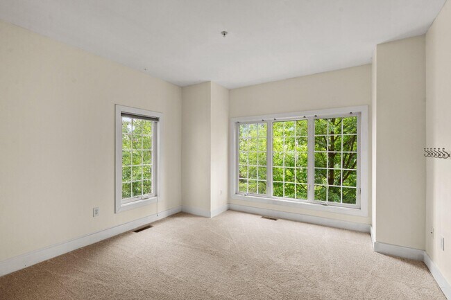 Building Photo - 9625 Milestone Way