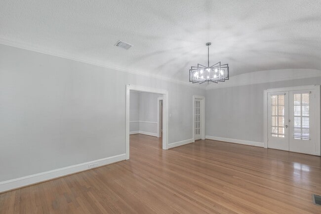 Building Photo - WONDERFUL BERKELEY LOCATION!  Immaculate One Story Craftsman!