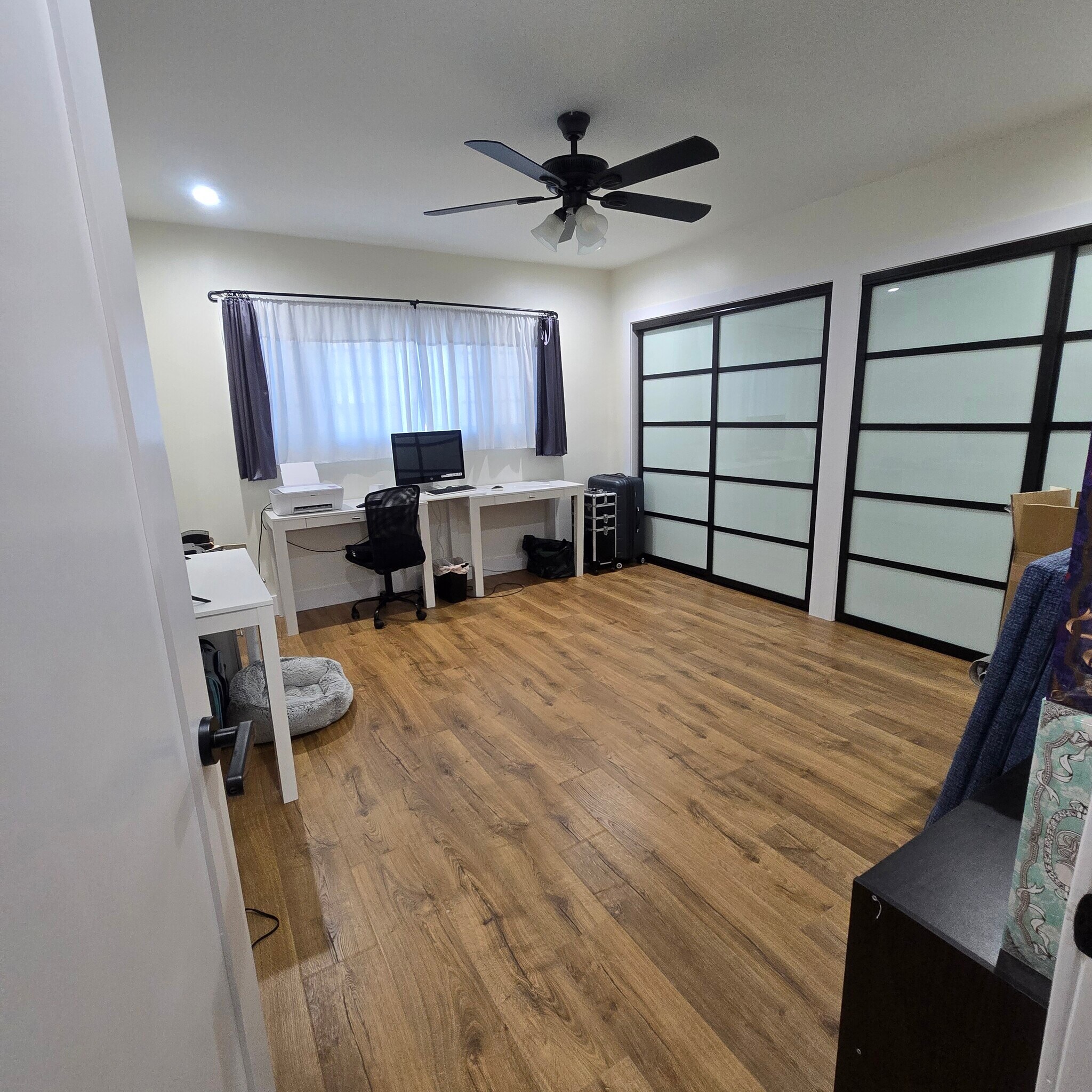 Second bedroom - 916 S Sherbourne Dr