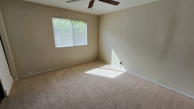 Building Photo - 3 Bedroom + Office Home in the Vineyards Community Near W Germann Rd and S Dobson Rd!