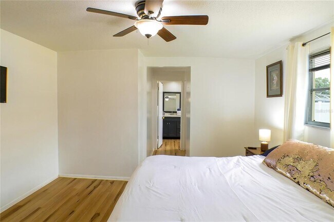 Building Photo - 644 Bonita Ct