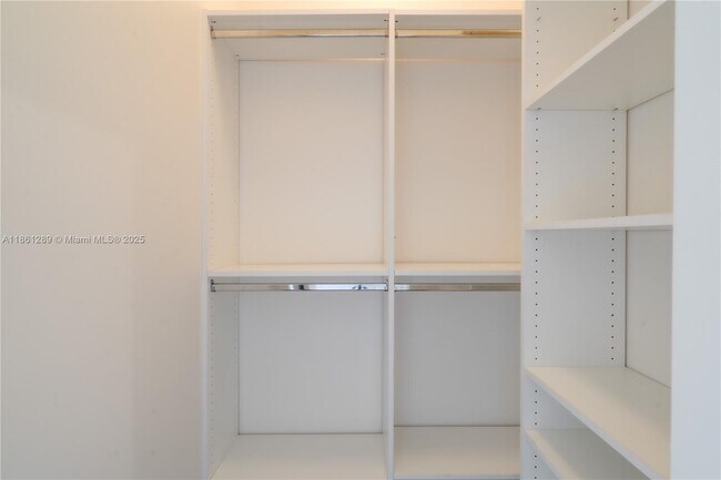 Building Photo - 15826 NW 91st Ct