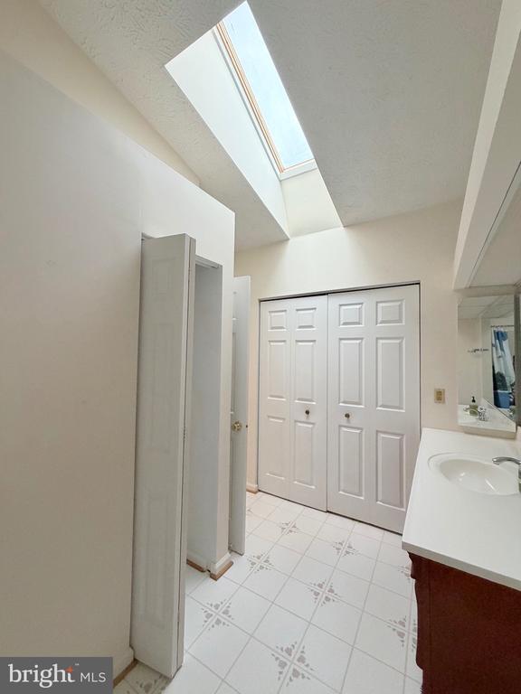 Building Photo - 3758 Mazewood Ln