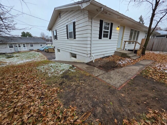 Building Photo - 1505/1507 Harding Ave