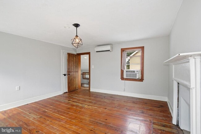 Building Photo - 27 E Broad Way
