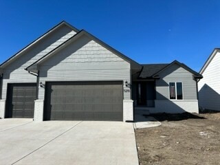 Building Photo - 5291 N Pebblecreek St