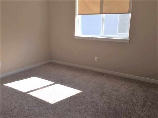 Building Photo - 3 Bedroom 2.5 Bath in Desirable Silverdale...