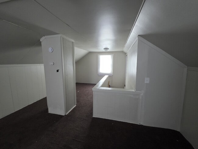Building Photo - 8461 Plainview Ave