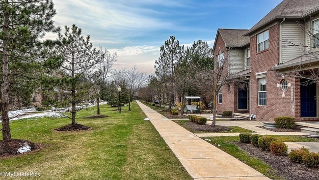 Building Photo - 41101 Maplewood Drive