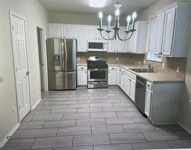 Building Photo - 1341 Beechwood Dr