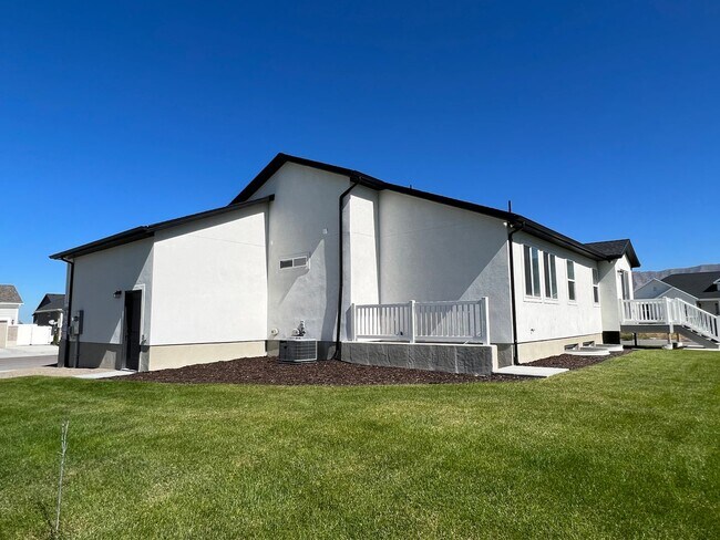 Building Photo - 881 W Sagewood Dr
