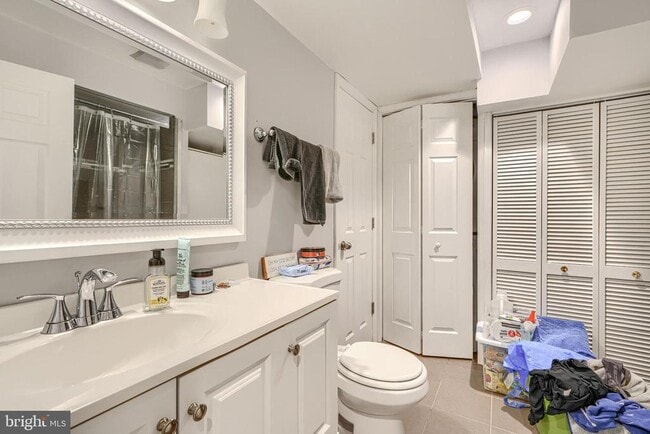 Building Photo - 108 N Madeira St