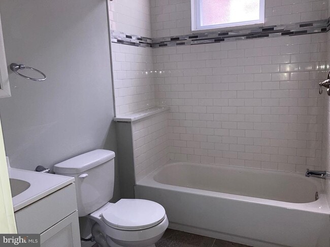 Building Photo - 742 S 53rd St