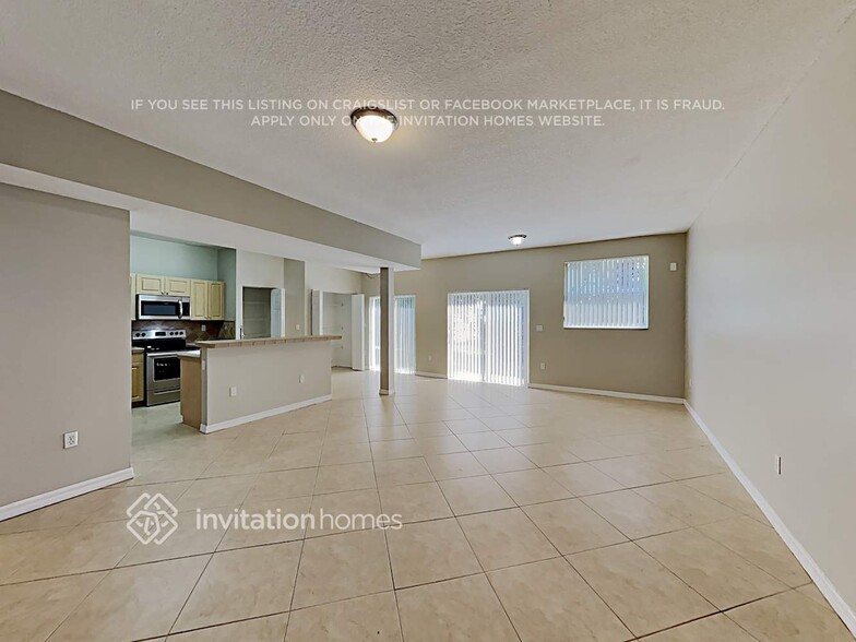 Building Photo - 5325 SW 134th Ave