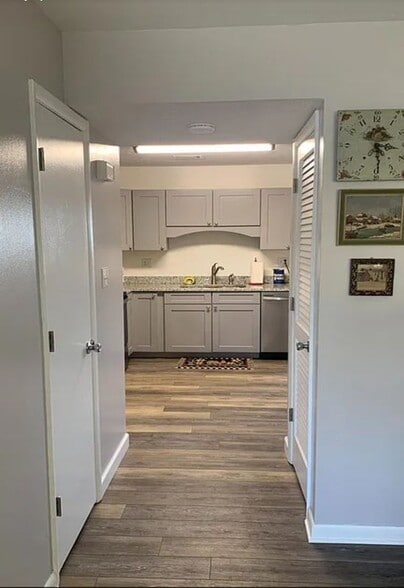 Building Photo - 1126 Wadewood Ct