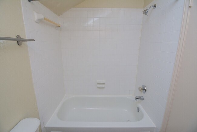 Building Photo - 2023 Gentryside Dr