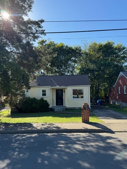 streetview of house + driveway - 1725 26th Ave N