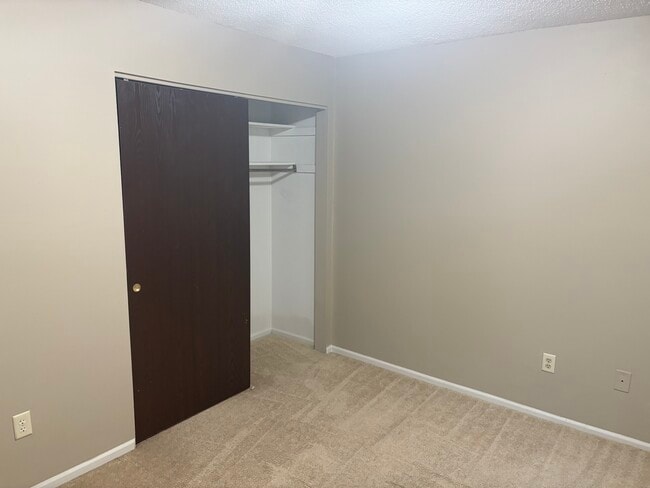 Building Photo - 3516 Kendale Dr
