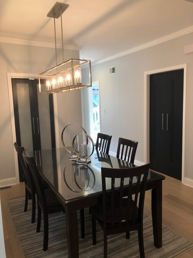 Building Photo - 605 N Humphrey Ave