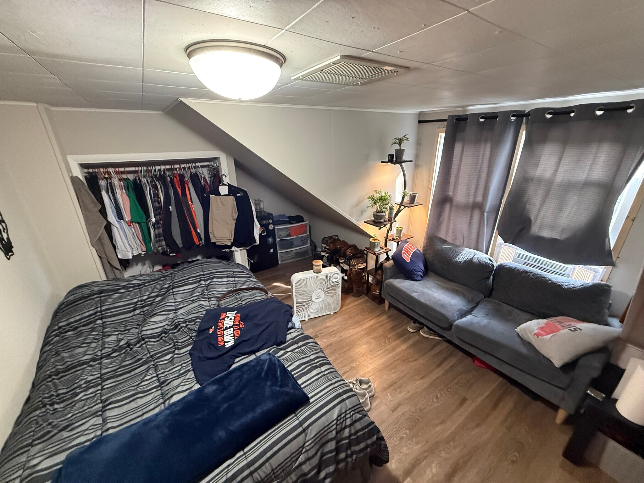 Building Photo - 804 W Oregon St