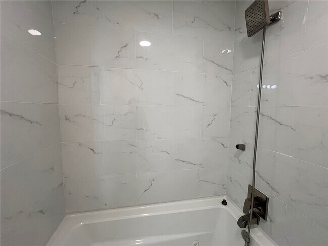 Building Photo - 14020 Schroeder Rd