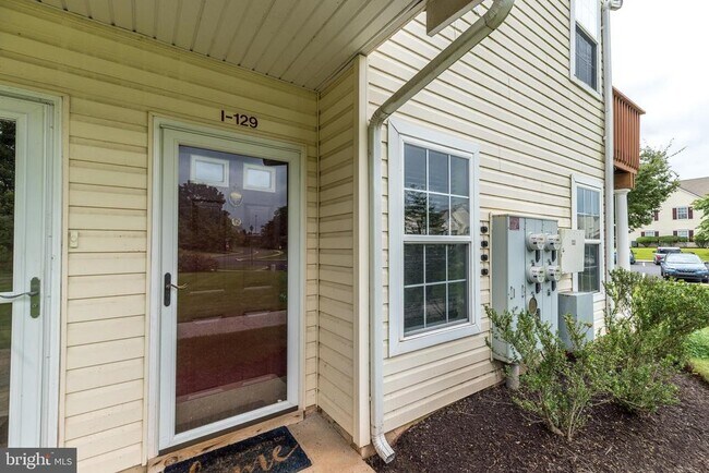 Building Photo - 109 Horseshoe Dr