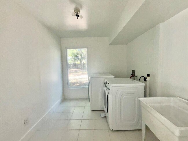 Building Photo - 3100 Wheeler St