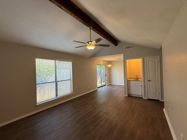 Building Photo - 6709 Duplex