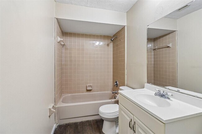 Building Photo - 384 Cocoa Ct